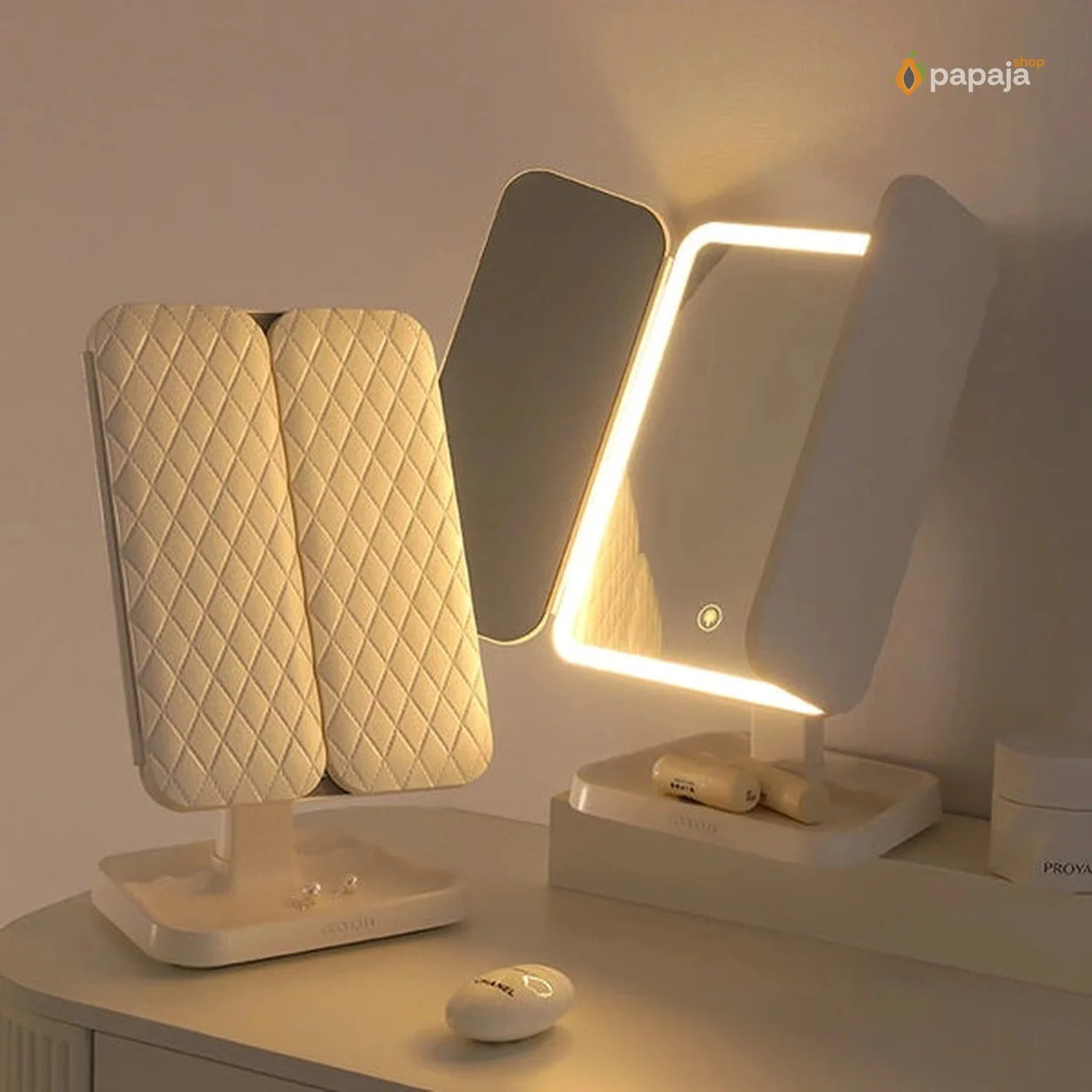 Ogledalo sa LED svetlom i punjivom baterijom